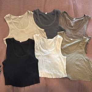 Elwood Cropped Tank Bundle Mediums